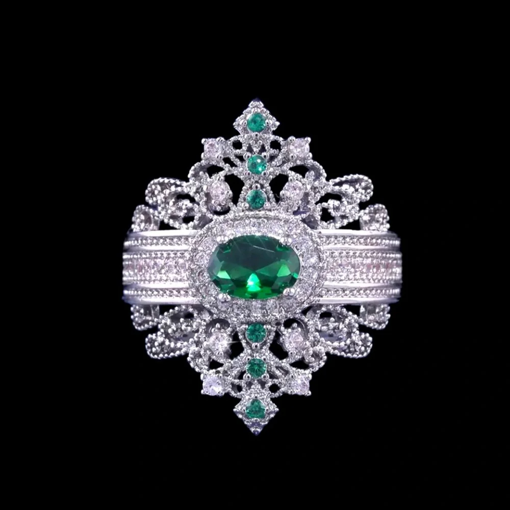 Gorgeous Victorian Style Emerald Ring